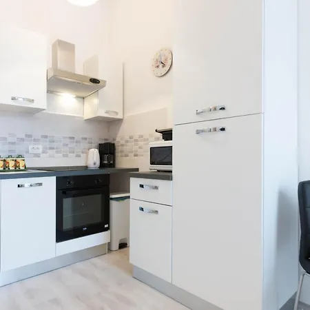 Ana Apartamento