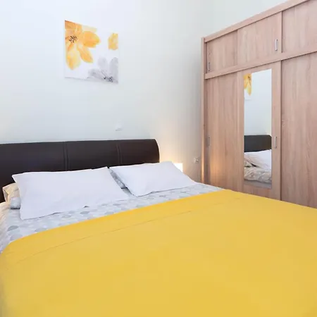 Ana Apartment *